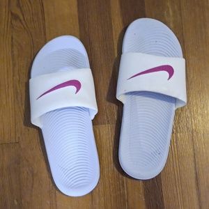 Nike slides
